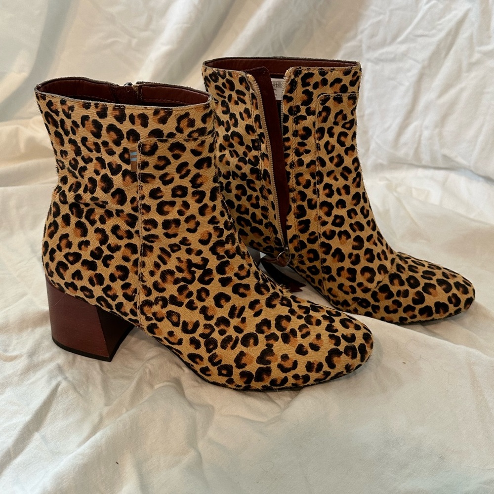 Tom’s Cheetah Booties size 8.5